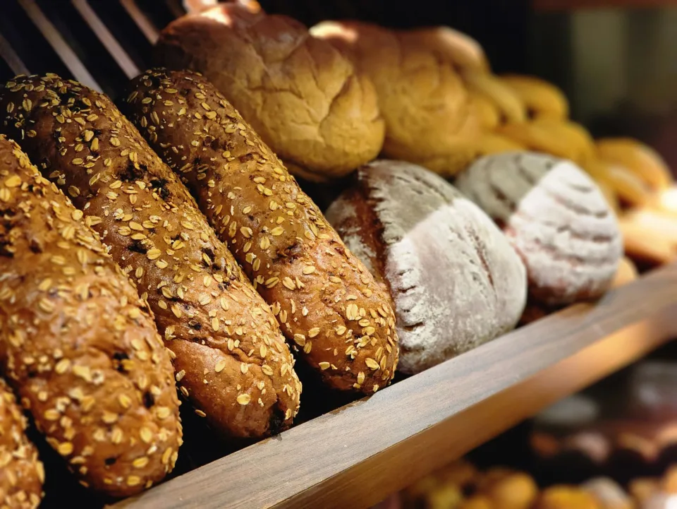 Bánh mì que giòn rụm, nhân pate tự làm